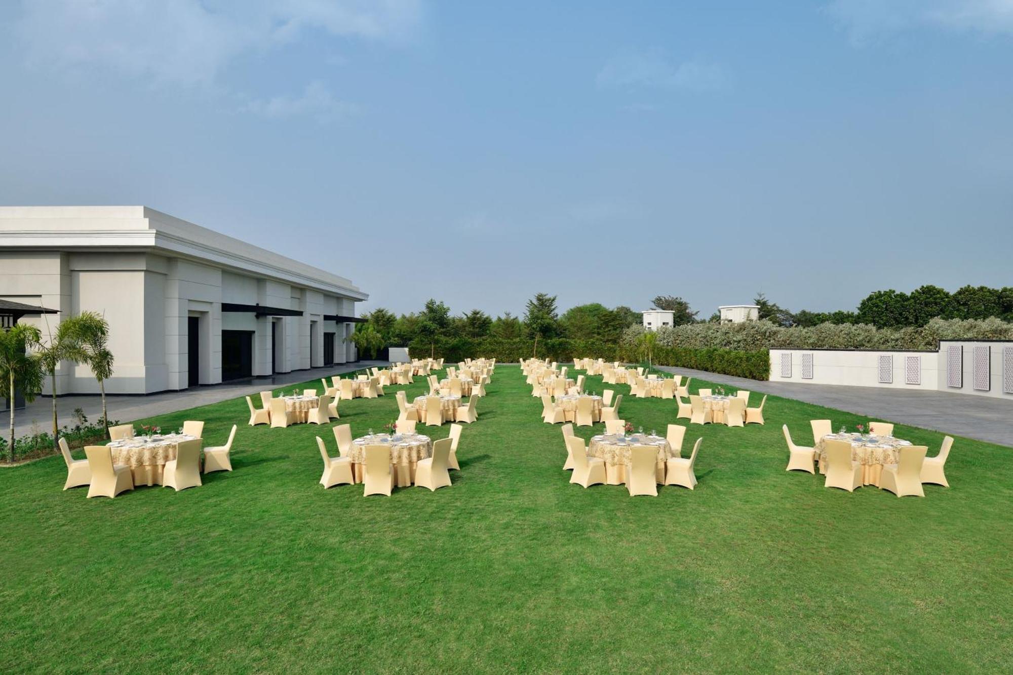 Courtyard By Marriott Gorakhpur Exterior foto