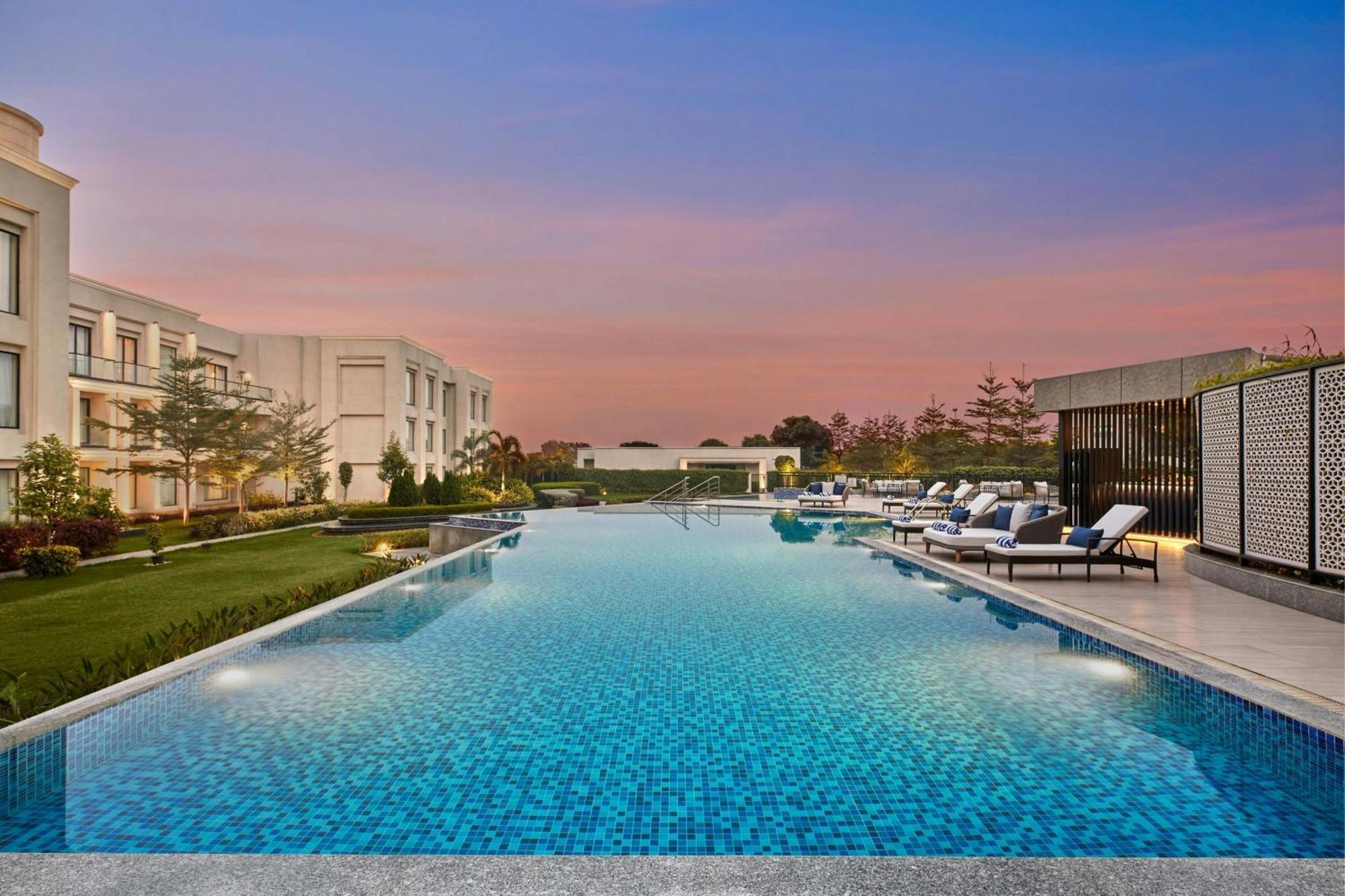 Courtyard By Marriott Gorakhpur Exterior foto